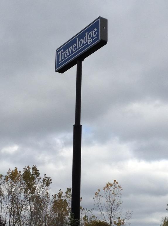 Travelodge By Wyndham Hudsonville Exterior photo